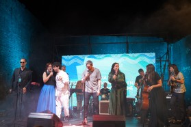 Das erste Konzert 2017 führte zur Produktion des Protestsongs "Lum Lumi i Lirë" (Gesegnet seien die freien Flüsse) durch die beteiligten Musiker*innen.